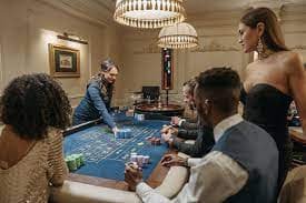 Roulette wheel spinning on fauna77 with betting layout and chip denominations